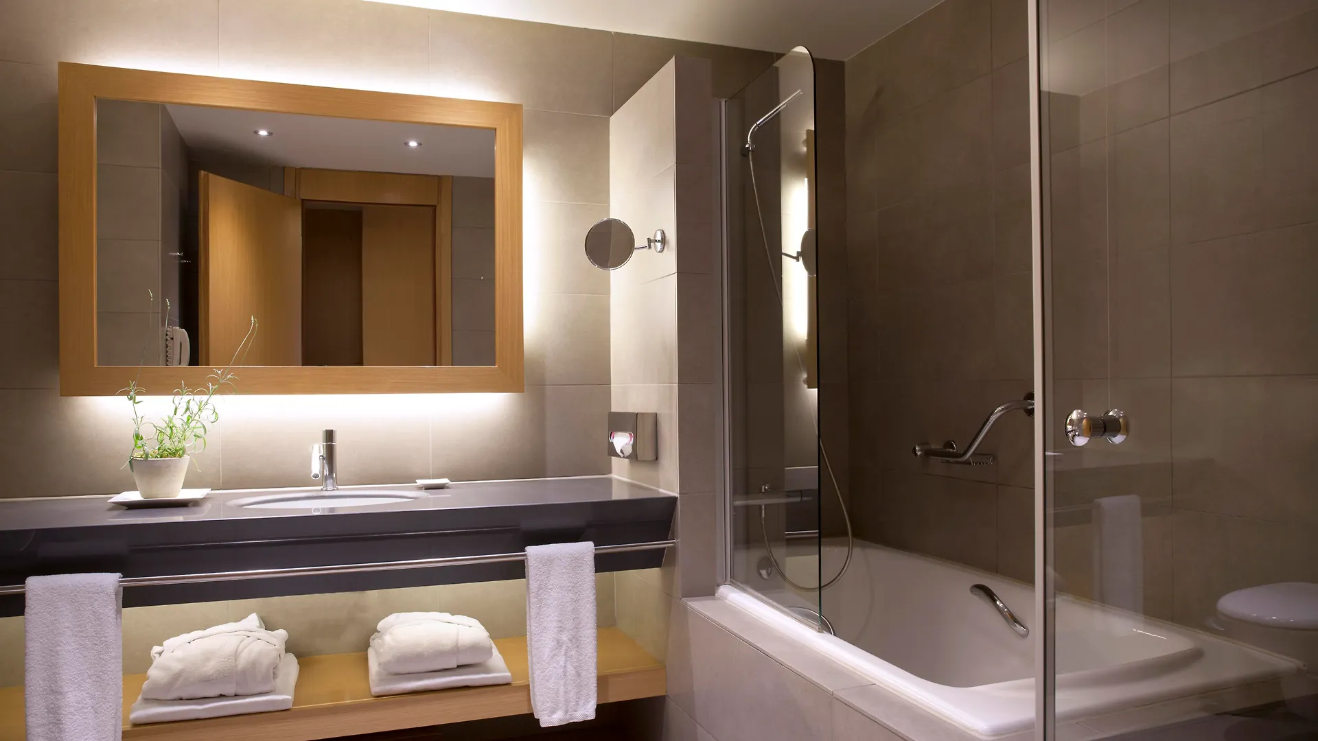 Lazart Hotel, Trademark Collection By Wyndham Thessaloniki 5*,  Greece