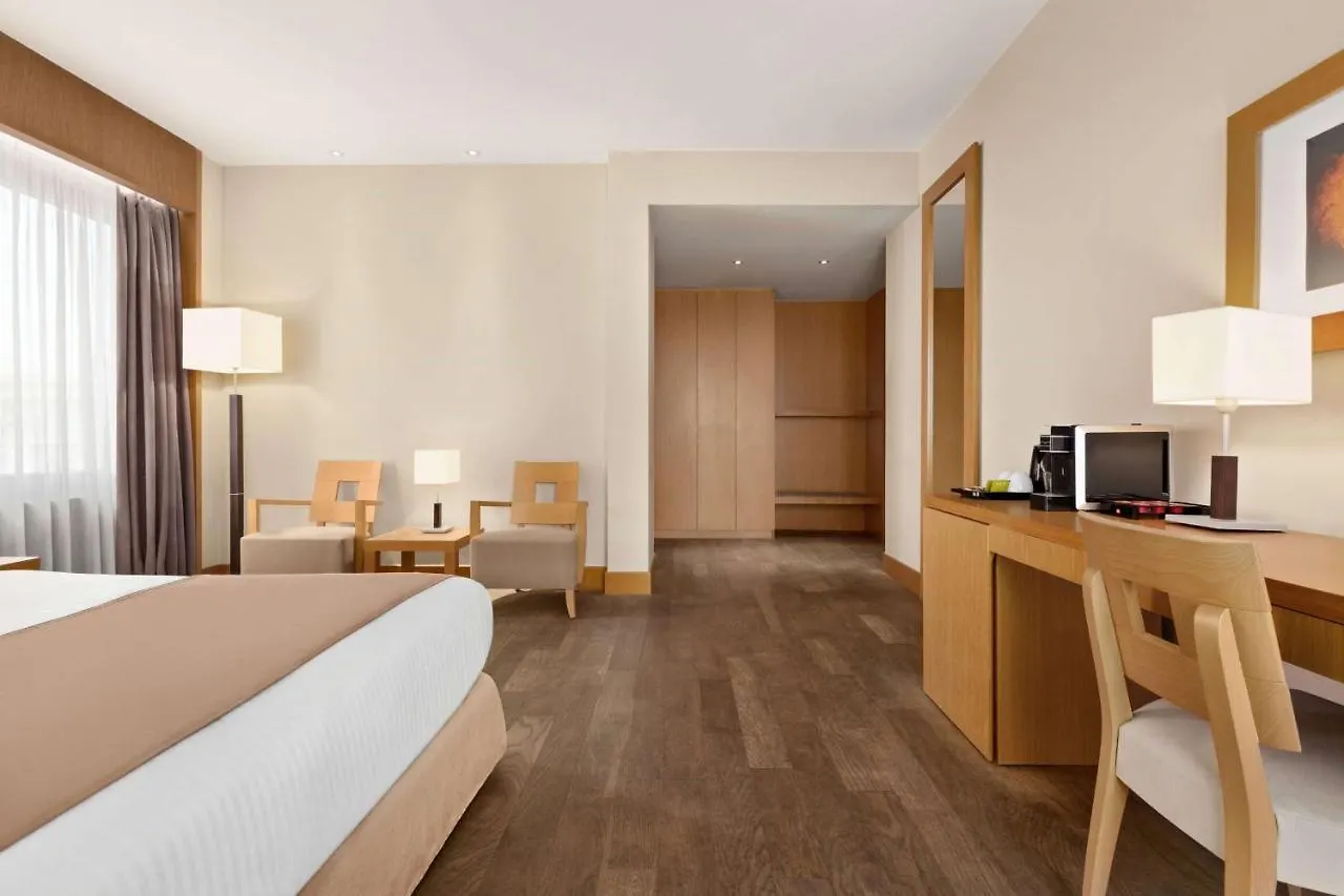 Lazart Hotel, Trademark Collection By Wyndham Salonic Hotel